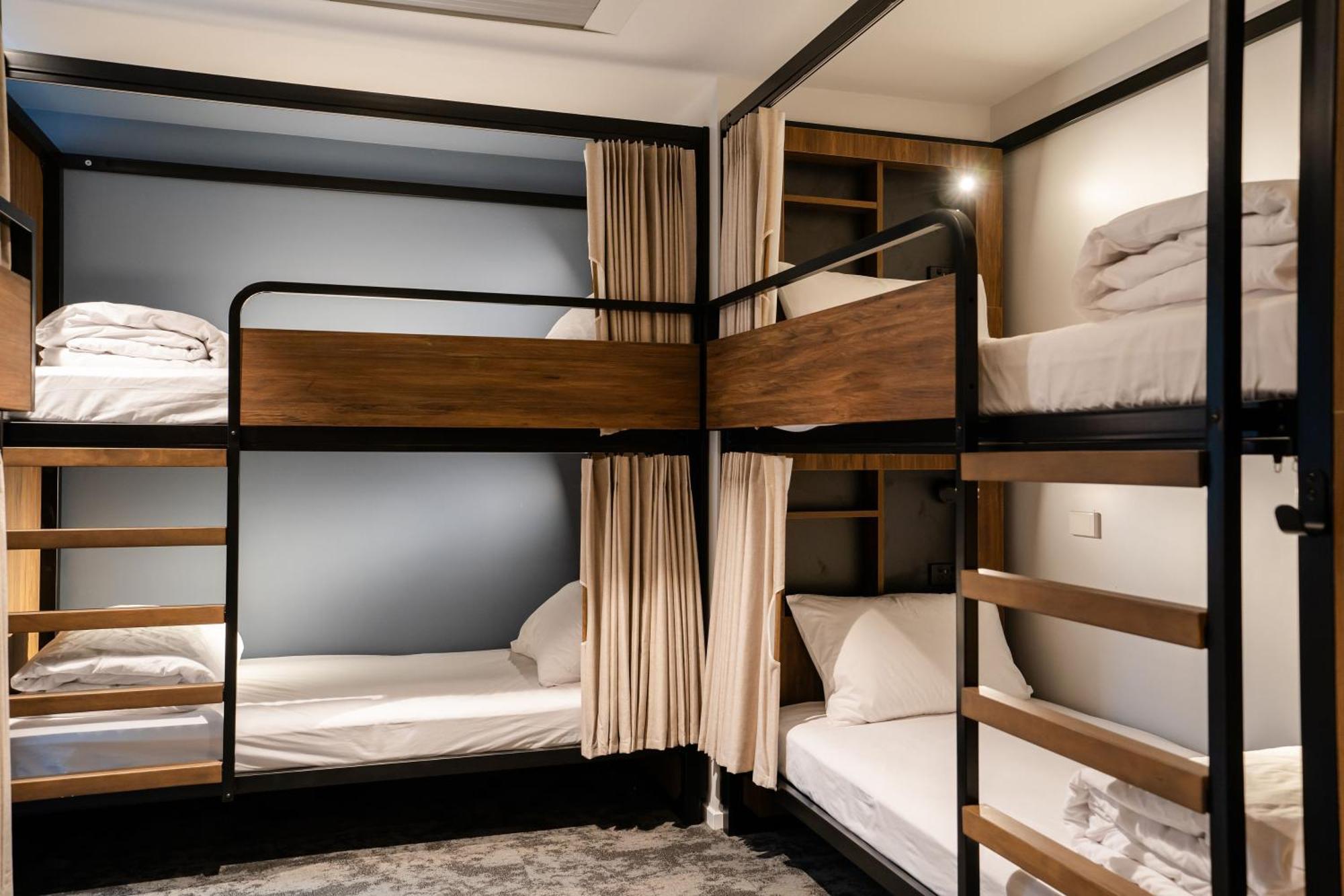Hostel YHA Wellington Zimmer foto A capsule hotel in Tokyo