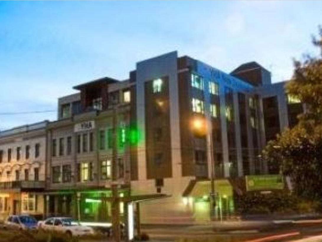 Hostel YHA Wellington Exterior foto The new apartment building at the corner of Lygon and Myers Streets